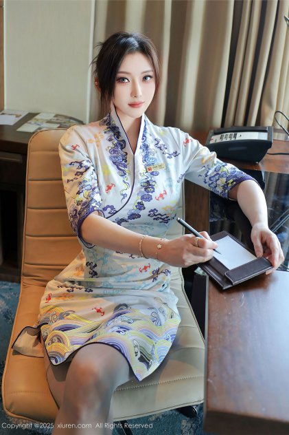 极品美女下面人体图片大全海报