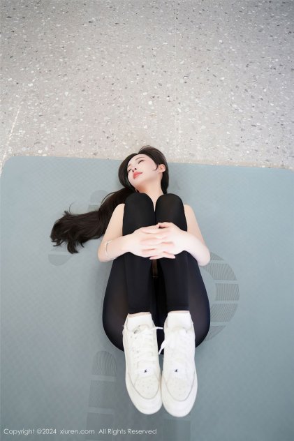 美女全身照片海报