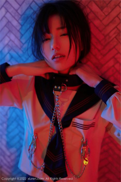 4K超高清内衣美女性感海报
